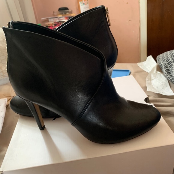 Black Aldo Heeled Booties - Picture 1 of 5